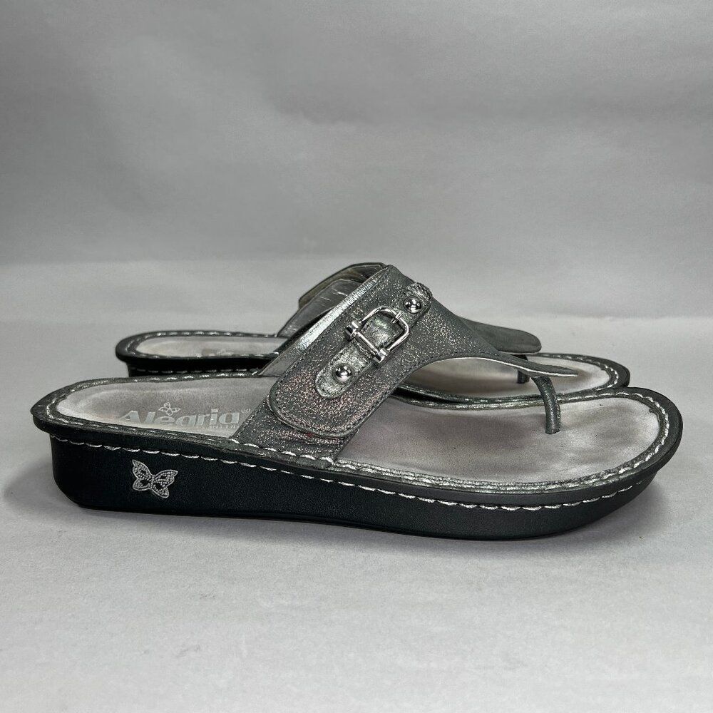 Algeria Women's Size 10.5 Vanessa Gray Leather Buckle Flip Flop Sandals